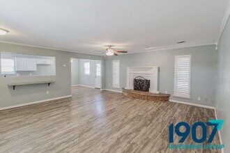 505 Crosstimbers Dr in Moore, OK - Building Photo - Building Photo