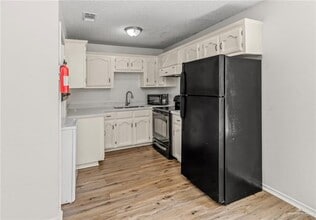 4601 S 24th St in McAllen, TX - Building Photo - Building Photo