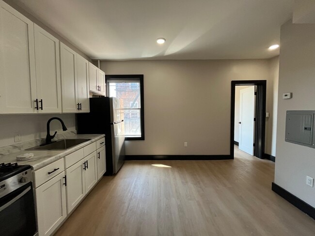 104 Belmont Ave, Unit 3A in Jersey City, NJ - Foto de edificio - Building Photo