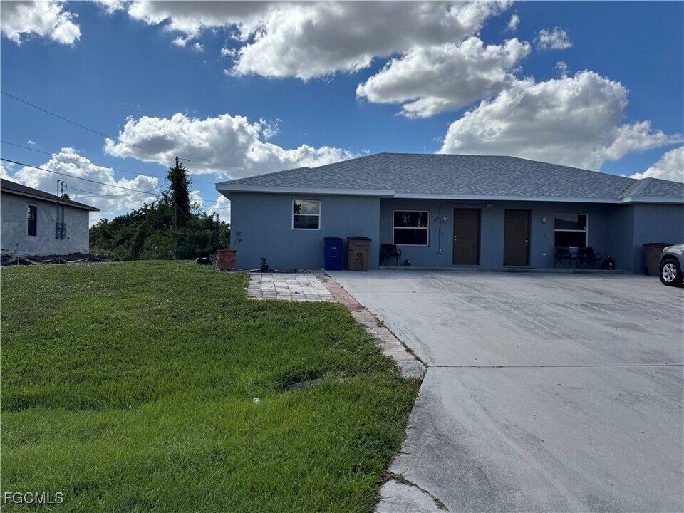 124 Jenna Ave S in Lehigh Acres, FL - Building Photo
