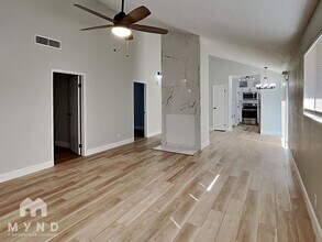 6233 Don Gaspar Ave in Las Vegas, NV - Foto de edificio - Building Photo