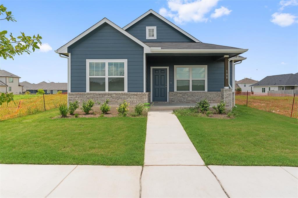 108 Biscayne Dr in Hutto, TX - Building Photo