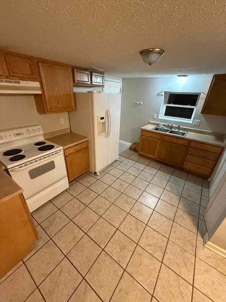 property at 808 N Main St