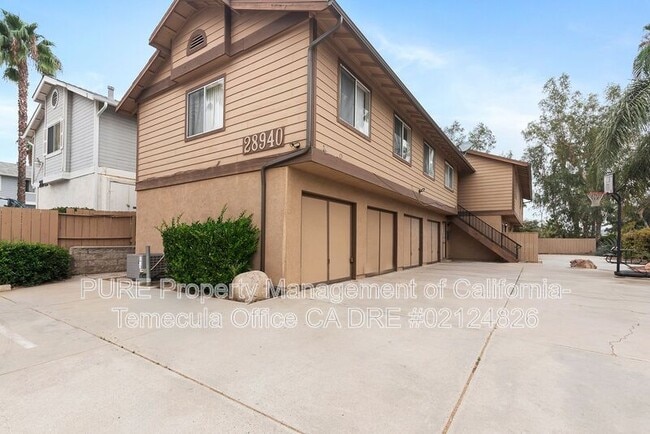property at 28940 Calle Del Lago