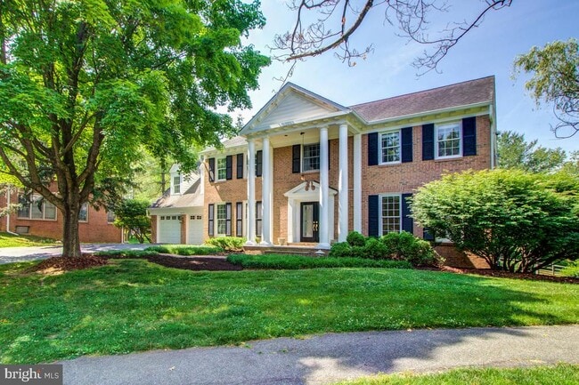 9401 Fox Hollow Dr in Potomac, MD - Building Photo - Building Photo