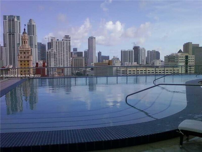 888 Biscayne Blvd, Unit 312 in Miami, FL - Foto de edificio - Building Photo