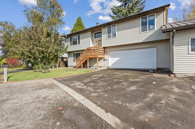 6817 SW Oak St-Unit -1 in Tigard, OR - Building Photo - Building Photo