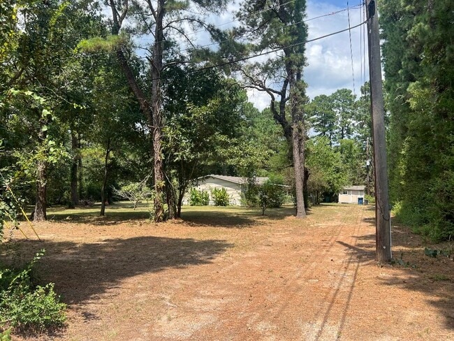 property at 2555 N Farm to Market 1486