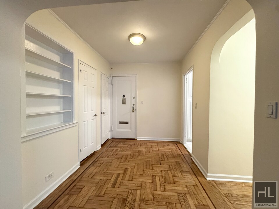 EAST 24 STREET in New York, NY - Building Photo