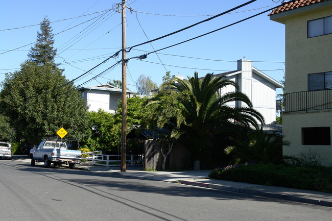 2865 Blenheim Ave in Redwood City, CA - Building Photo - Building Photo