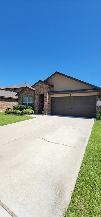 1327 Wheatland Terrace Ln in Missouri City, TX - Foto de edificio