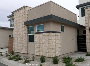 2670 Maverick Ln in Palm Springs, CA - Building Photo - Building Photo