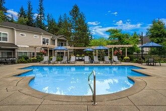 The Lodge at Redmond Ridge in Redmond, WA - Foto de edificio - Building Photo