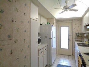 512 W Venice Ave in Venice, FL - Building Photo - Building Photo