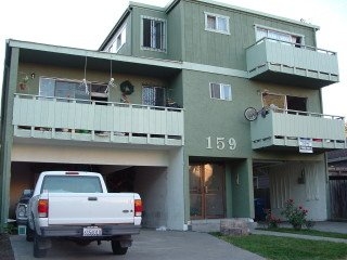 Caritas Apartments in Redwood City, CA - Foto de edificio