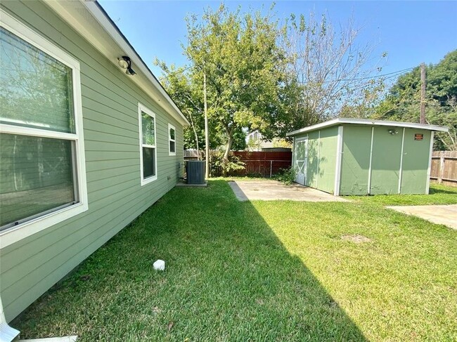 716 1st Ave N in Texas City, TX - Building Photo - Building Photo