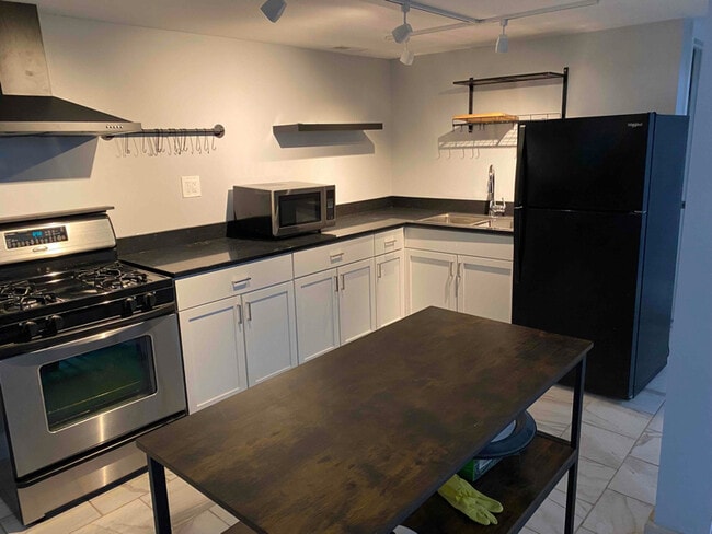 property at 1249 N Mason Ave