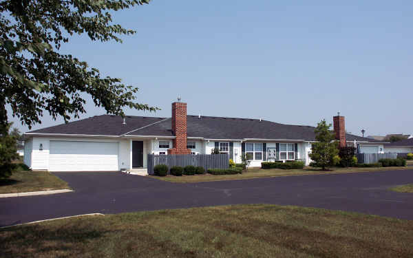 Saddlebrook Condominiums (por) in Hilliard, OH - Building Photo