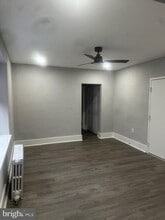 215 W Walnut Ln in Philadelphia, PA - Foto de edificio - Building Photo