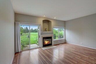 1053 Park Hill Cir in Aurora, IL - Building Photo - Building Photo
