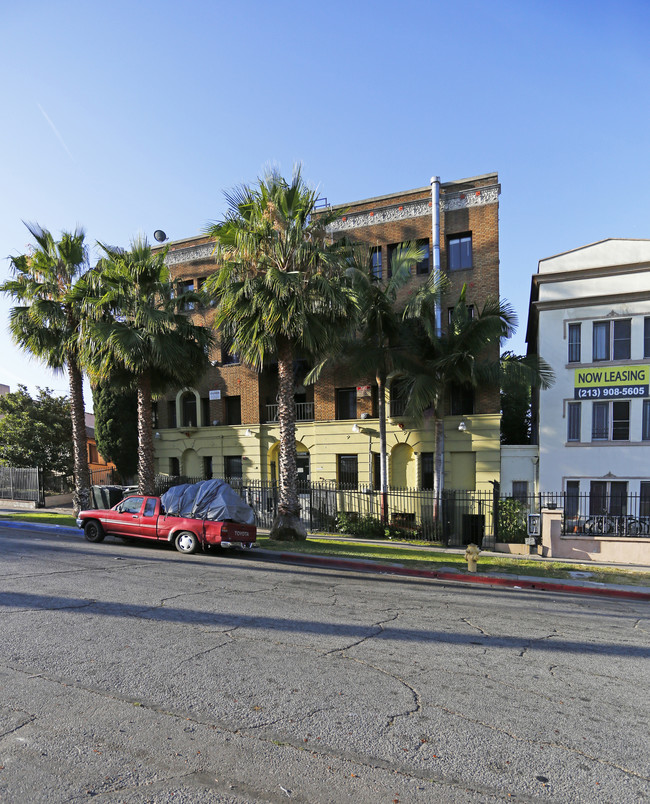 2850 Leeward Ave in Los Angeles, CA - Building Photo - Building Photo