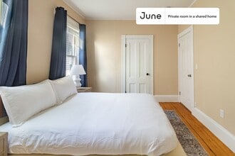 Private bedroom in 4 bed/1 bath Home in Boston, MA - Building Photo - Building Photo