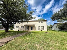 205 Stardust Ln in Desoto, TX - Building Photo