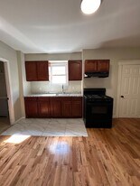220 S 12th St in Newark, NJ - Building Photo