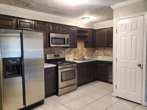 1717 Magnolia Dr in Mesquite, TX - Foto de edificio - Building Photo