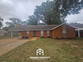 2942 S Mendenhall Rd in Memphis, TN - Building Photo