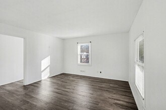 4050 E 70th St in Kansas City, MO - Building Photo - Building Photo