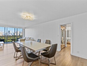 20335 W Country Club Dr in Aventura, FL - Building Photo - Building Photo