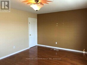 139 Raponi Cir in Toronto, ON - Building Photo - Building Photo