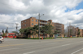 1780 Lawrence Av E in Toronto, ON - Building Photo - Building Photo