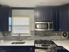 12A Gramercy Gardens Pl in Middlesex, NJ - Building Photo - Building Photo