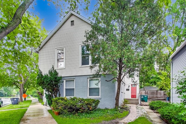 property at 180 Prairie Ave