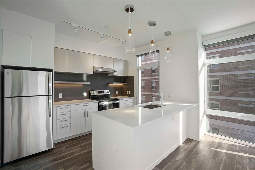 839 Beacon St, Unit 206 in Boston, MA - Foto de edificio
