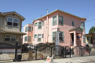 919-921 E 17th St in Oakland, CA - Building Photo - Building Photo