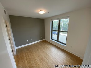 40 Malvern St in Boston, MA - Building Photo - Building Photo