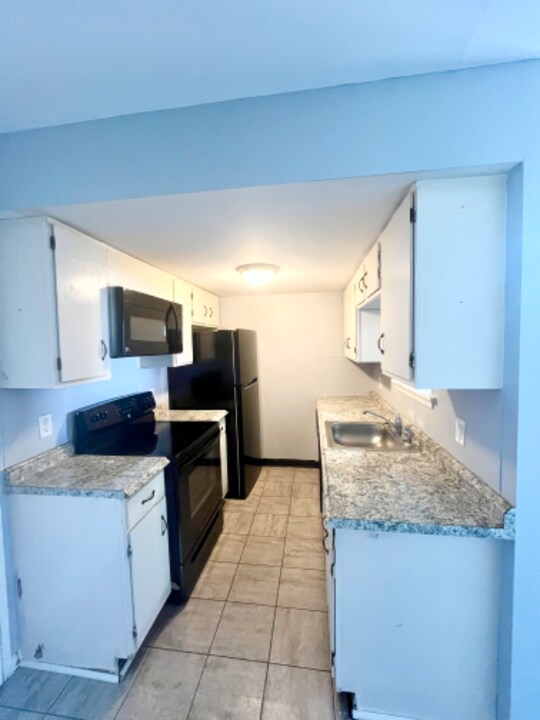 16 S 10th St in Emmaus, PA - Building Photo