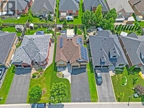 21 Ellis Cres in Kawartha Lakes, ON - Building Photo - Building Photo