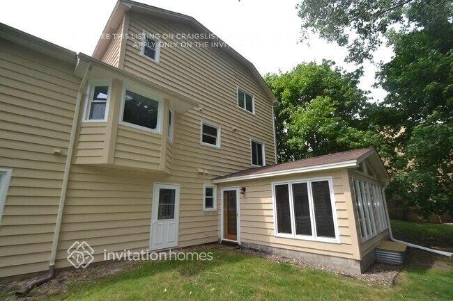 7323 Paulsen Dr in Eden Prairie, MN - Building Photo - Building Photo