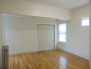 39 Bowen Ave in Medford, MA - Building Photo - Building Photo
