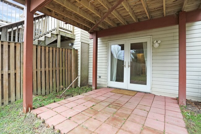 property at 21 Turnmill Ct