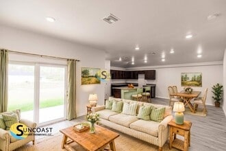 357 Greenbriar Blvd in Lehigh Acres, FL - Foto de edificio - Building Photo