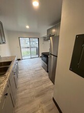 595 Wagner Dr, Unit 24 in Battle Creek, MI - Foto de edificio - Building Photo