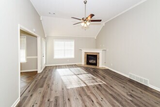 1303 Chatman Way in Cordova, TN - Building Photo - Building Photo