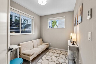 305 18th Ave in Seattle, WA - Building Photo - Building Photo