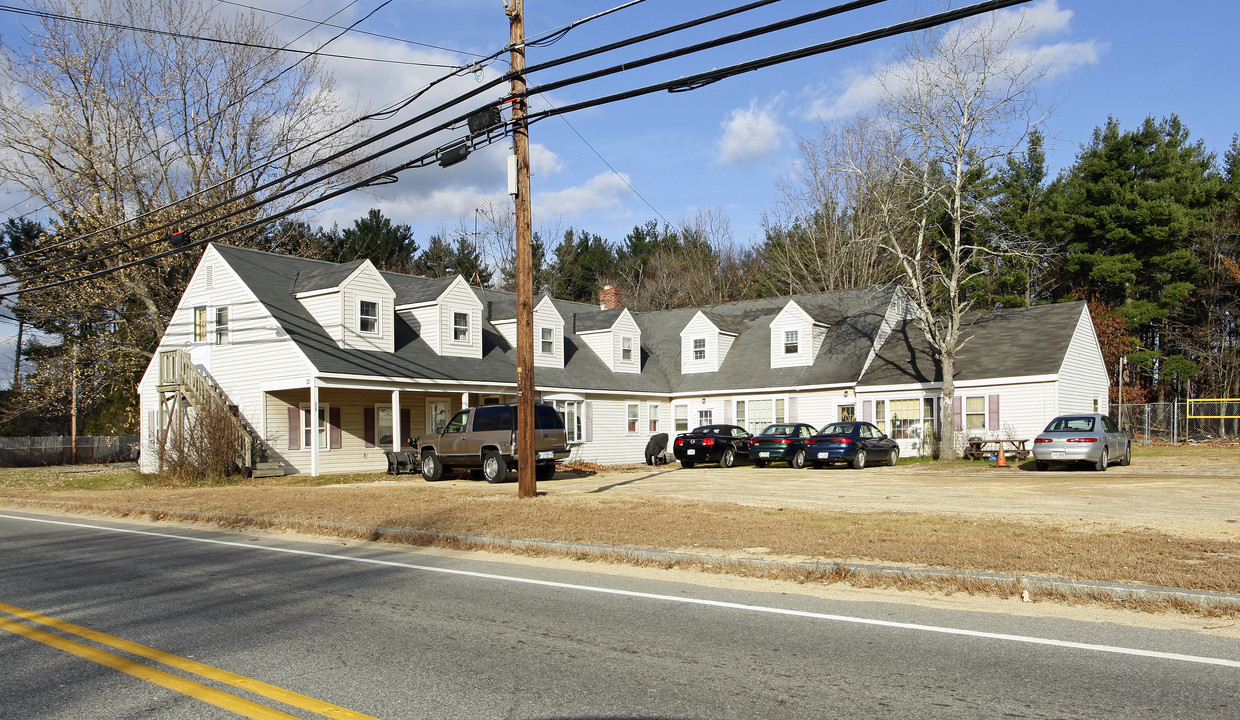 227 Main St in Plaistow, NH - Building Photo