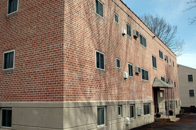 45-47-47 Media Line Rd in Broomall, PA - Building Photo - Building Photo